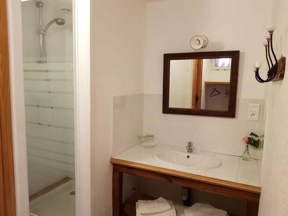 Les Roberderies Hotel Broc Bagian luar foto