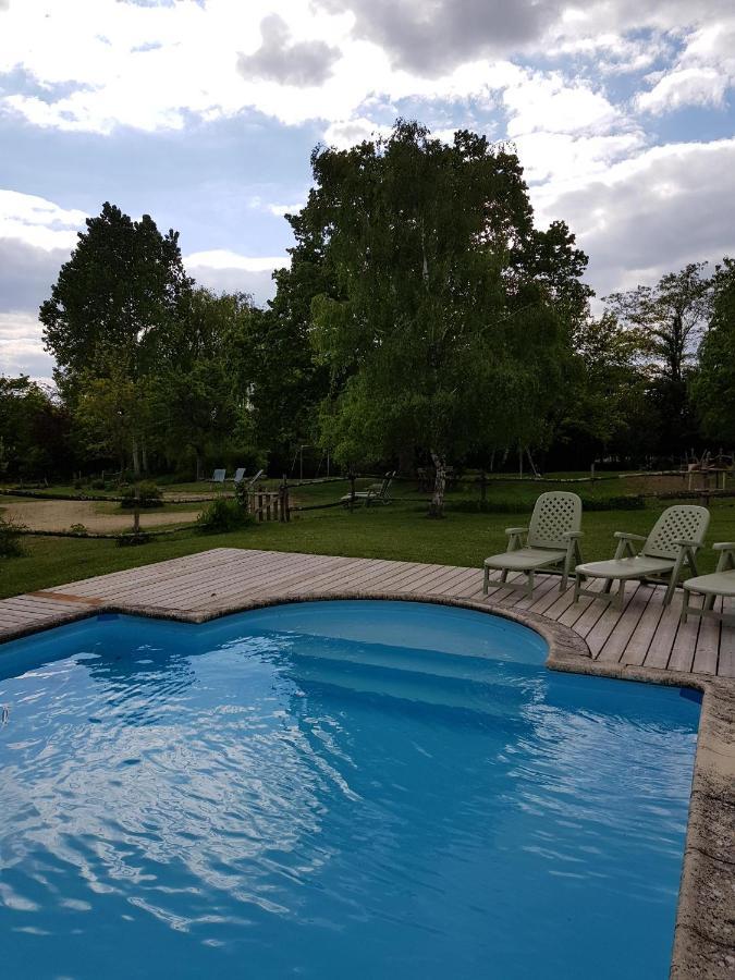 Les Roberderies Hotel Broc Bagian luar foto